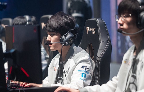 包含JackeyLove重返赛场，爆冷首场状态出色，IG观众沸腾！比赛高潮迭起的词条